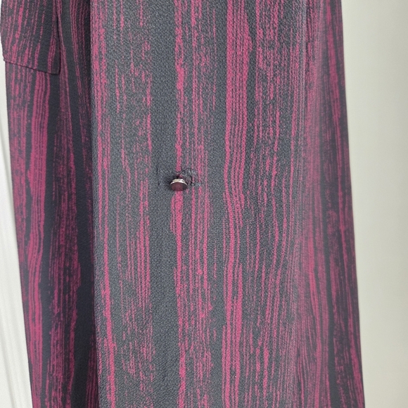 ⭐️Rock & Republic Women's Black and Burgandy Full Zip Tunic Size L - Picture 3 of 5